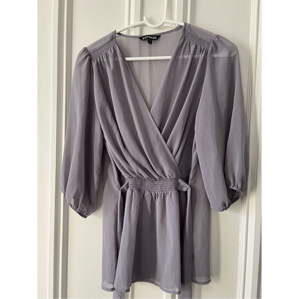 Express gray v-neck belted peasant sleeve long sleeve blouse S
